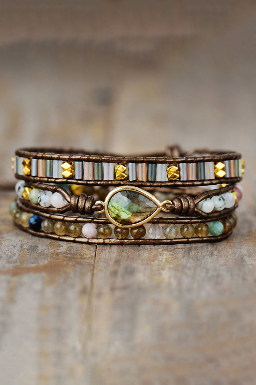 Pulsera de triple cuenta hecha a mano