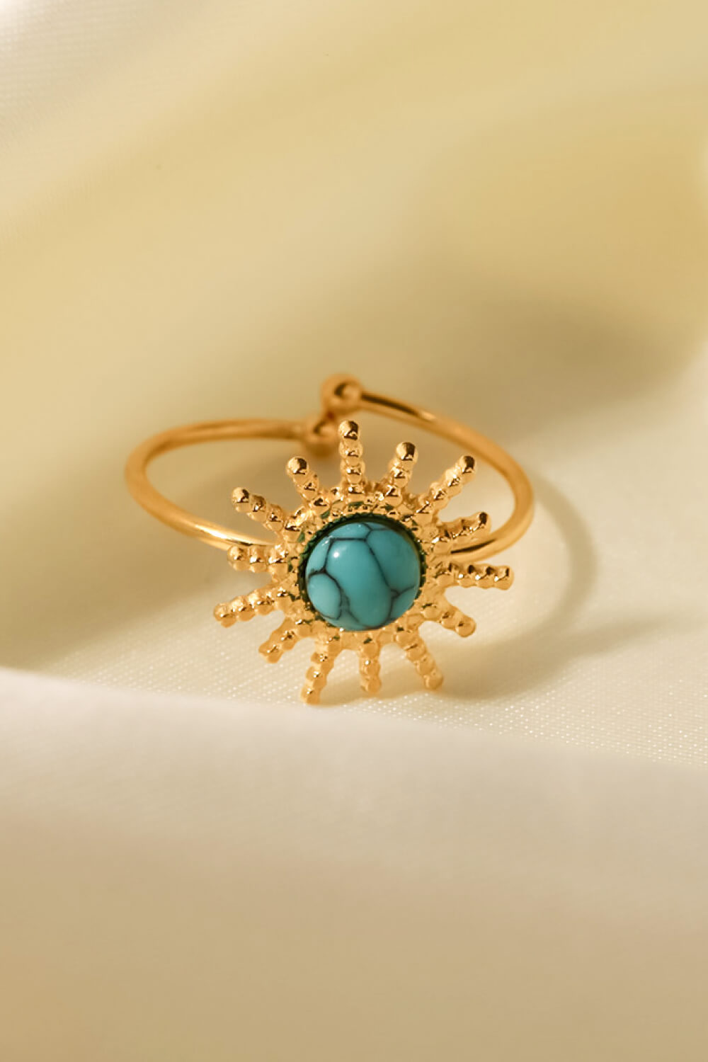 Anello aperto con pietra solare