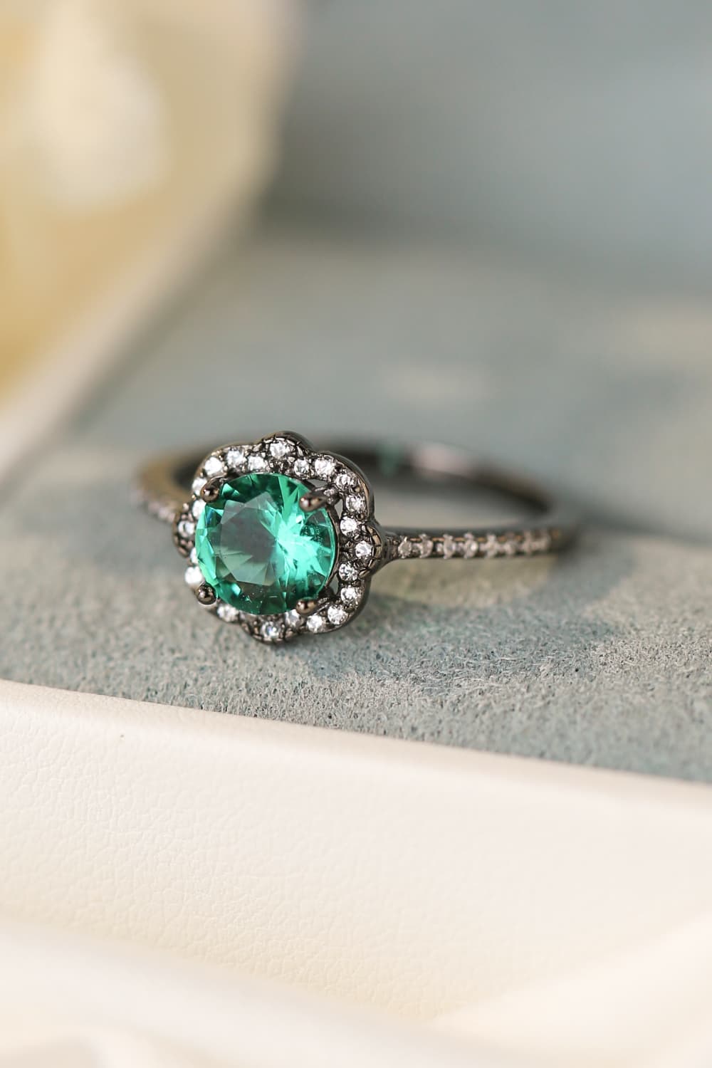 Anello floreale con zircone Paraiba