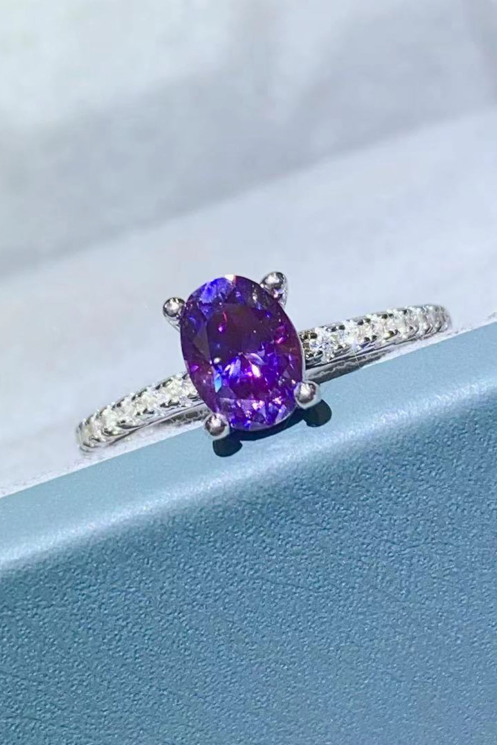 1 Karat violetter Moissanit-Zinkenring