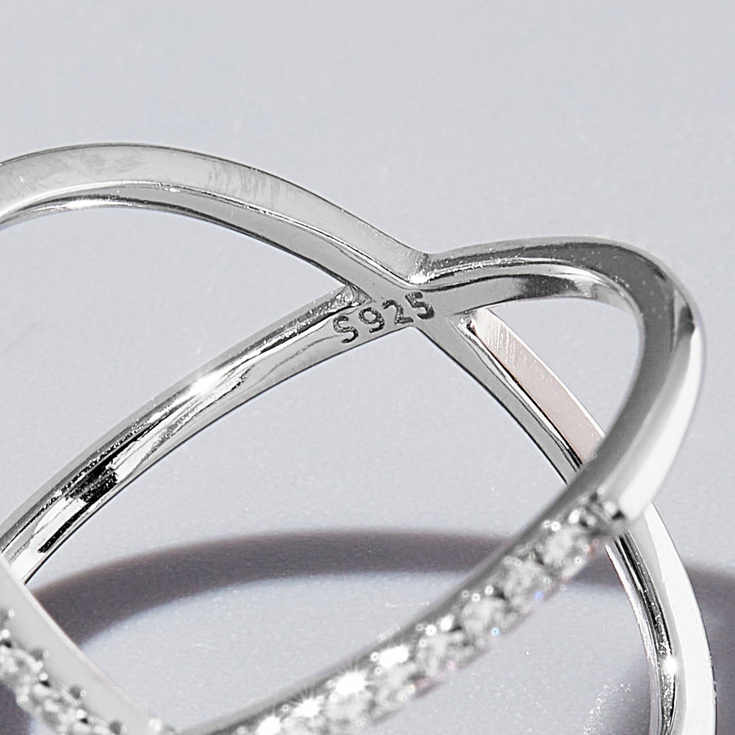 Anello X-Cut in Argento Zirconio