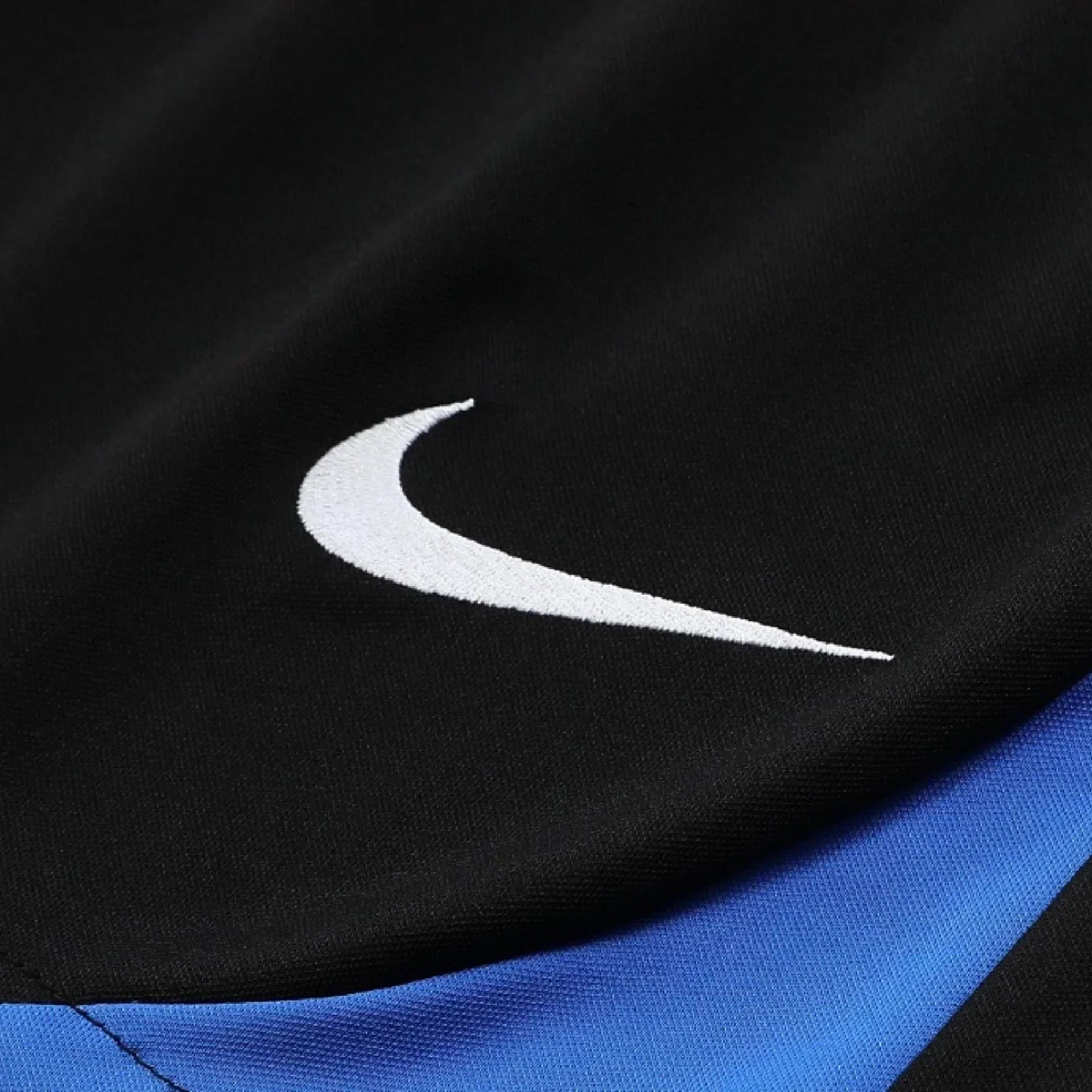 barcelona-black-training-set-2024-25-1