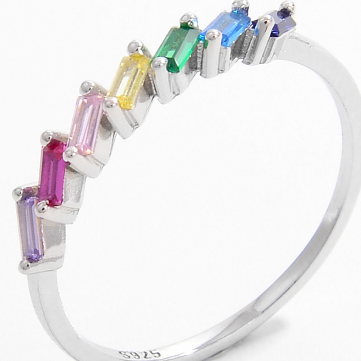 Anello in argento con zircone a contrasto