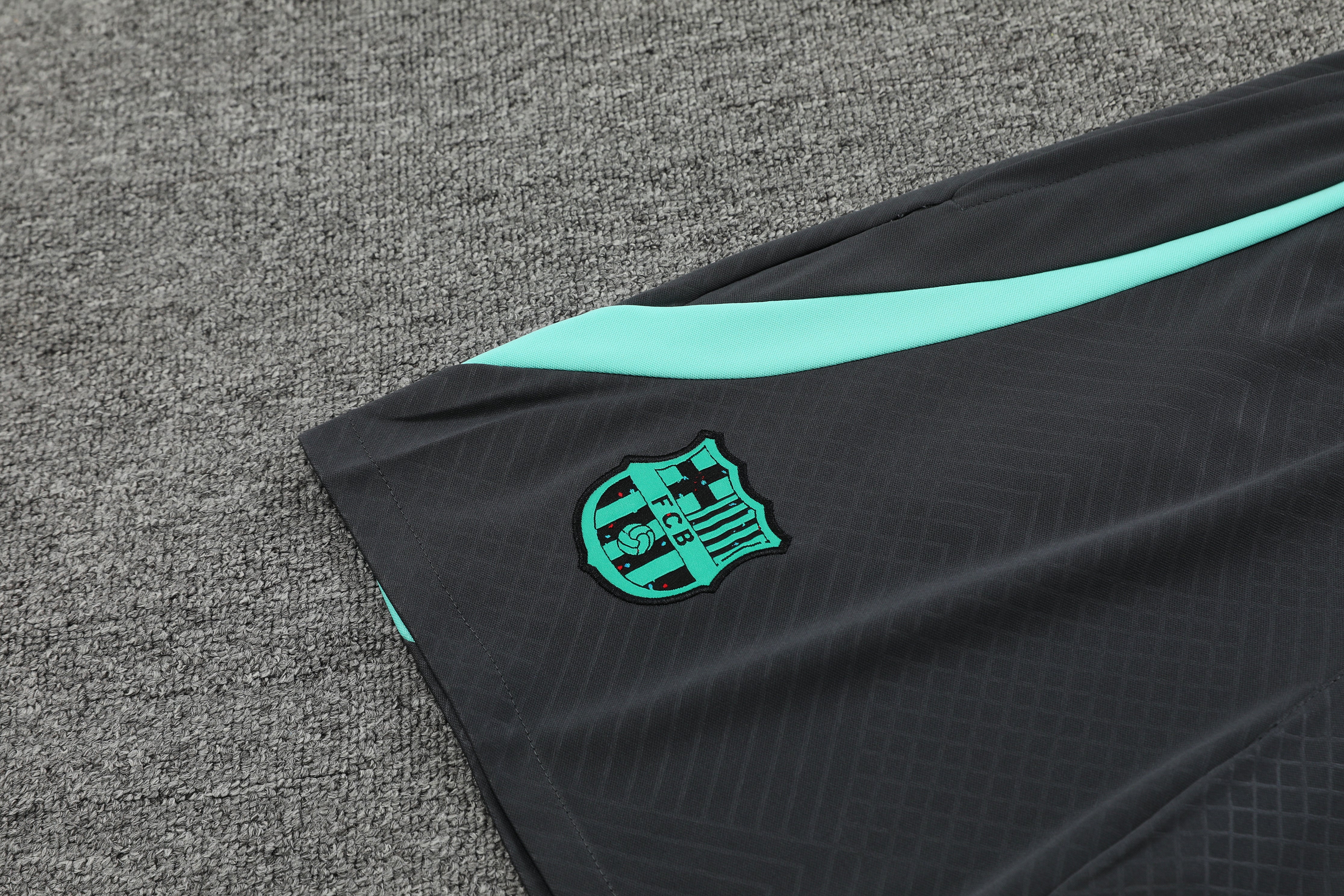 fc-barcelona-black-sleeveless-summer-training-set-2024-2025-1