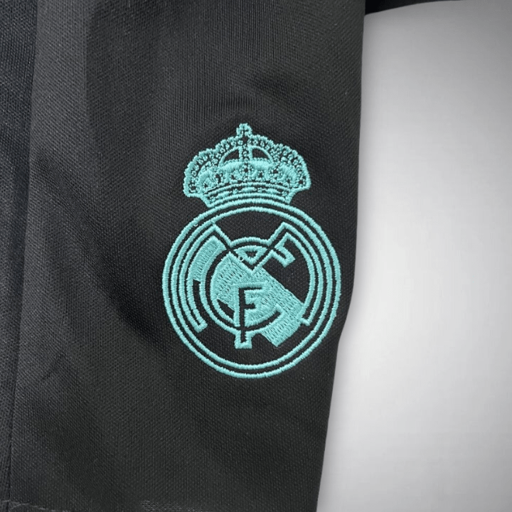 17-18-real-madrid-kids-football-kit-away-1