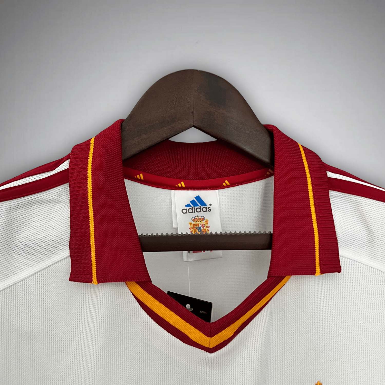 2000-spain-retro-away-shirt-1