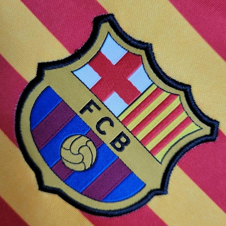 2023-24-fc-barcelona-shirt-4th-1