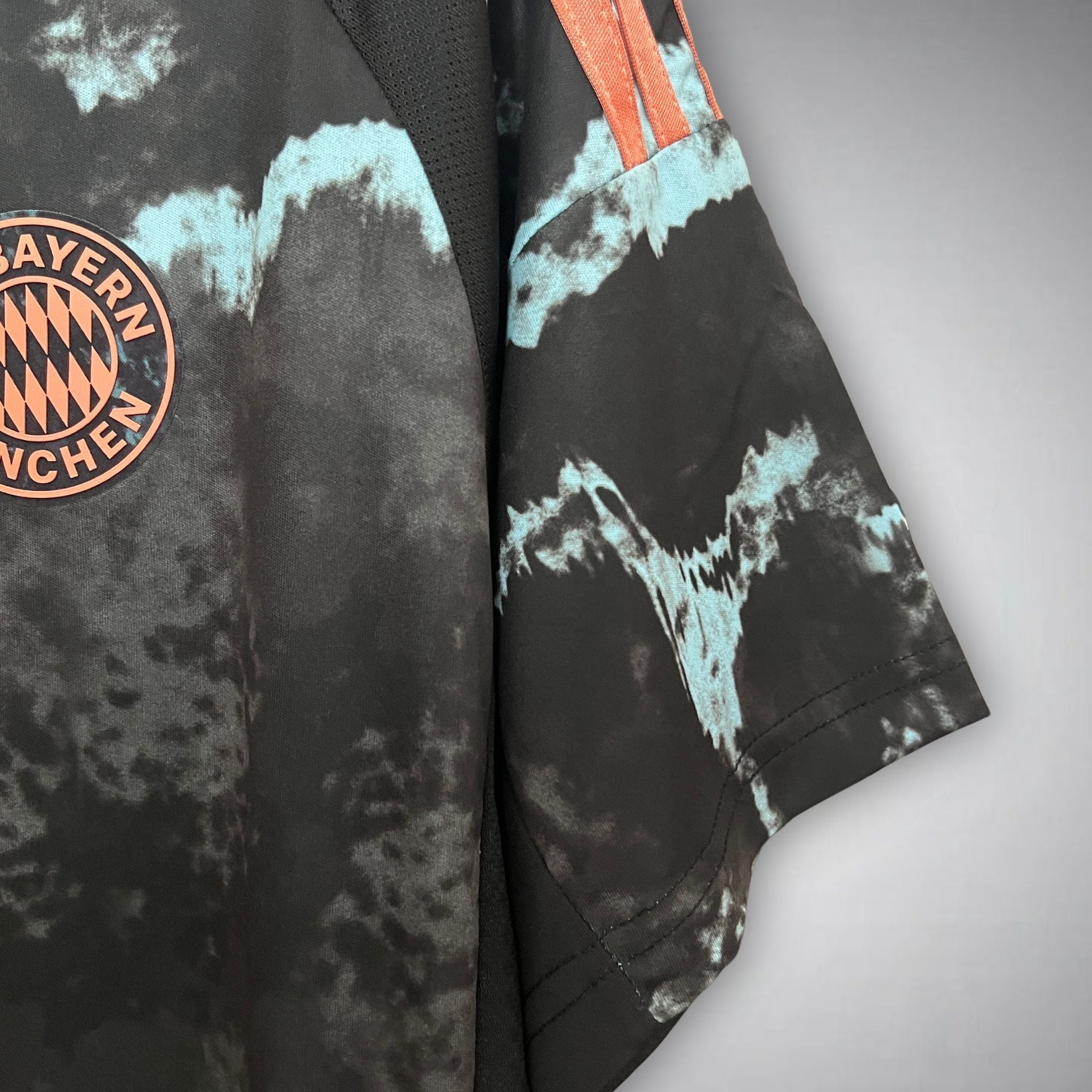 2024/25 Bayern München Auswärtstrikot