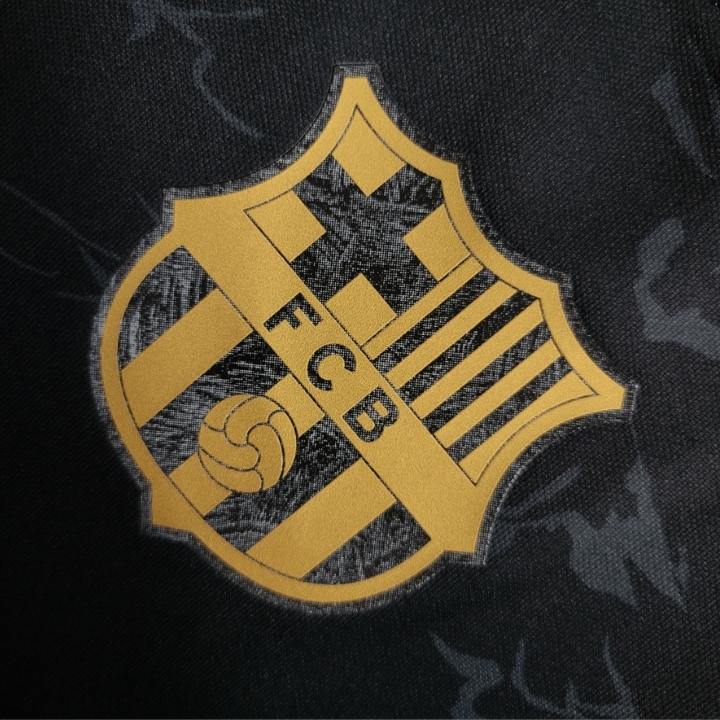 2024-25-fc-barcelona-shirt-golden-knight-1