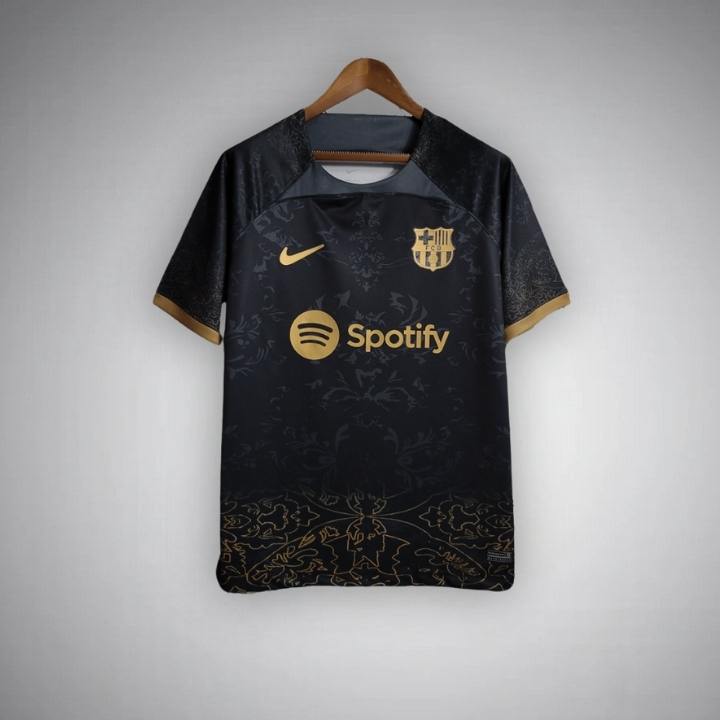 2024-25-fc-barcelona-shirt-golden-knight-1