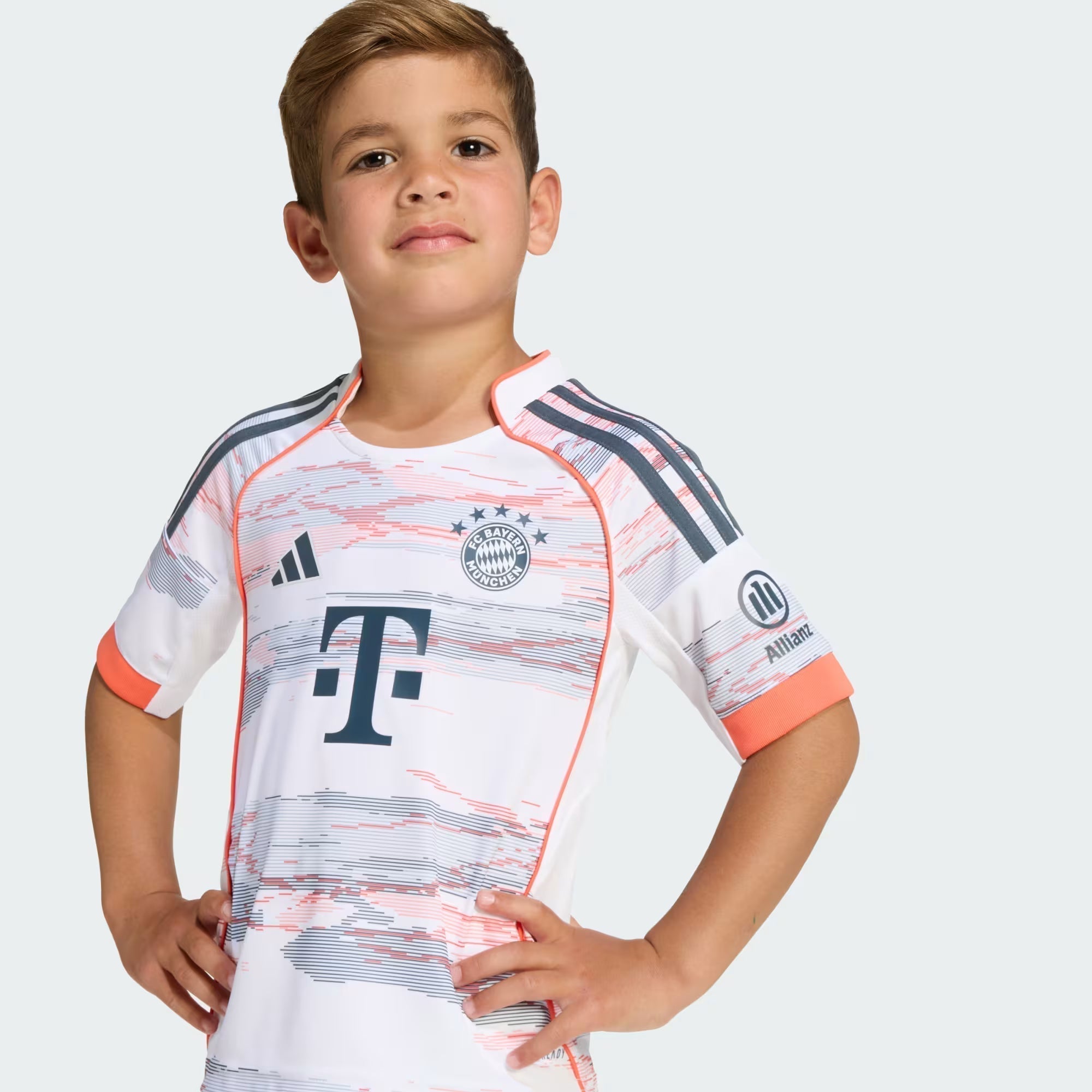 Equipación de visitante del Bayern de Múnich 2025/26 para niños
