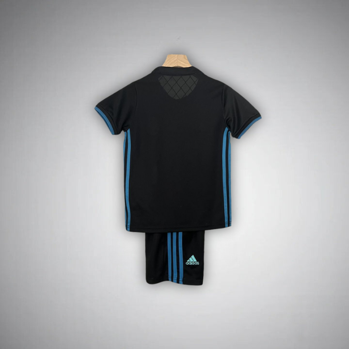 17-18-real-madrid-kids-football-kit-away-1