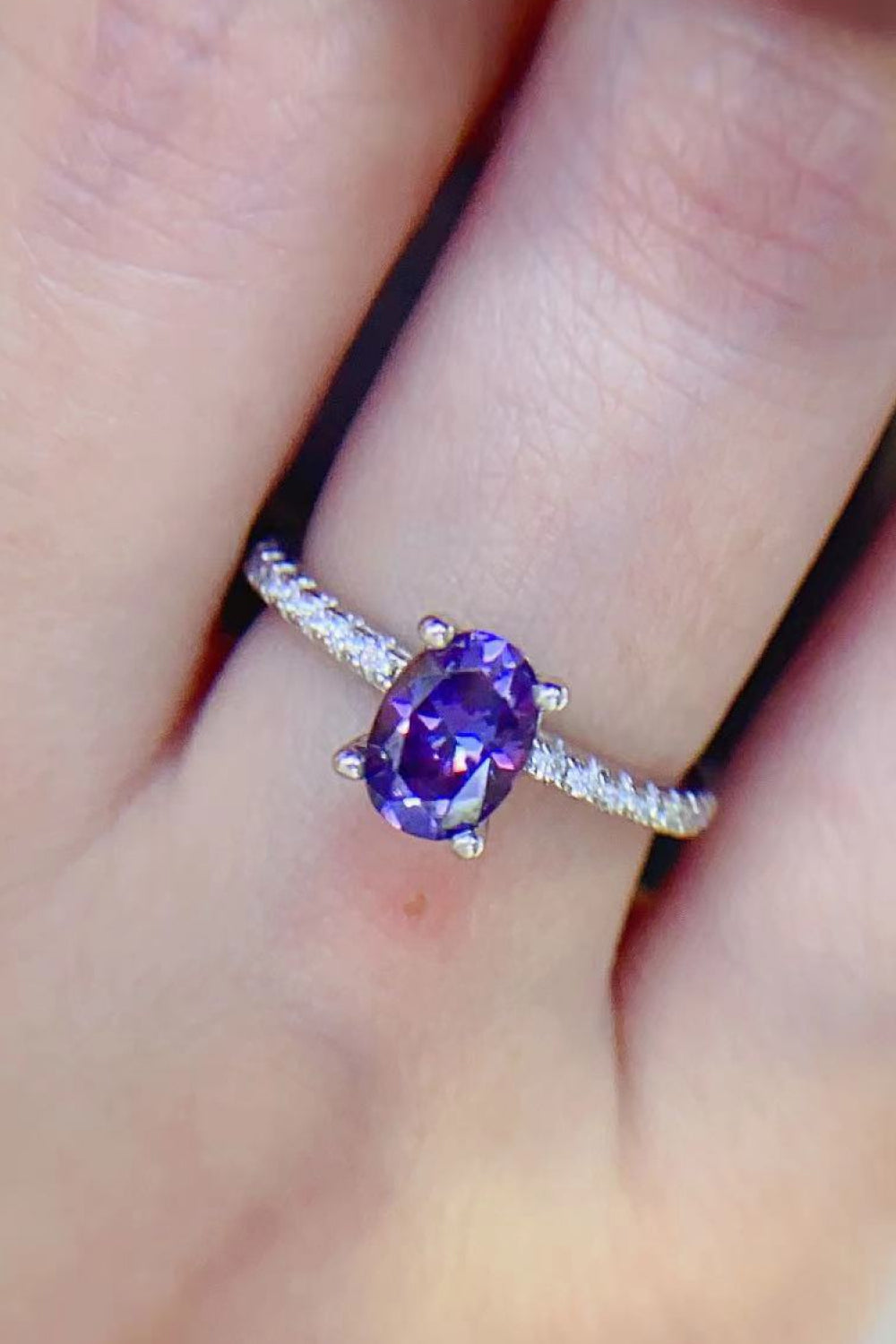 1 Karat violetter Moissanit-Zinkenring