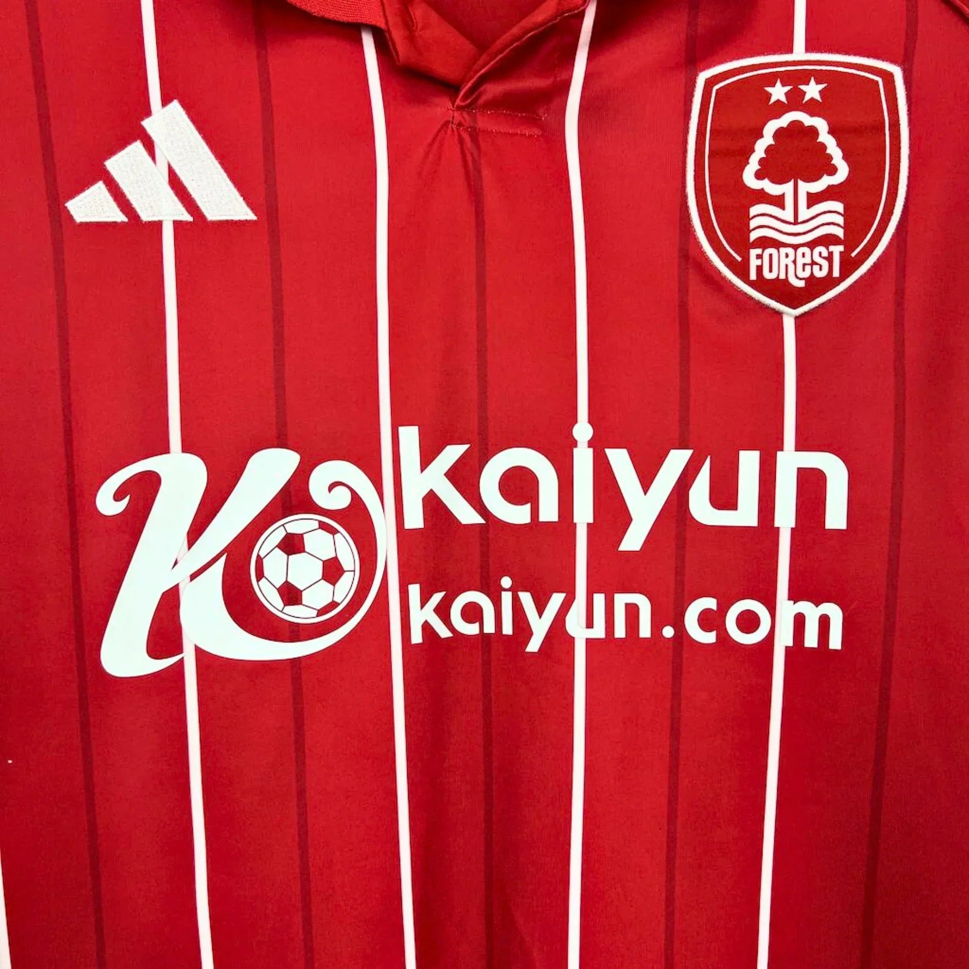 2025/2026 Nottingham Forest hjemmebane trøje