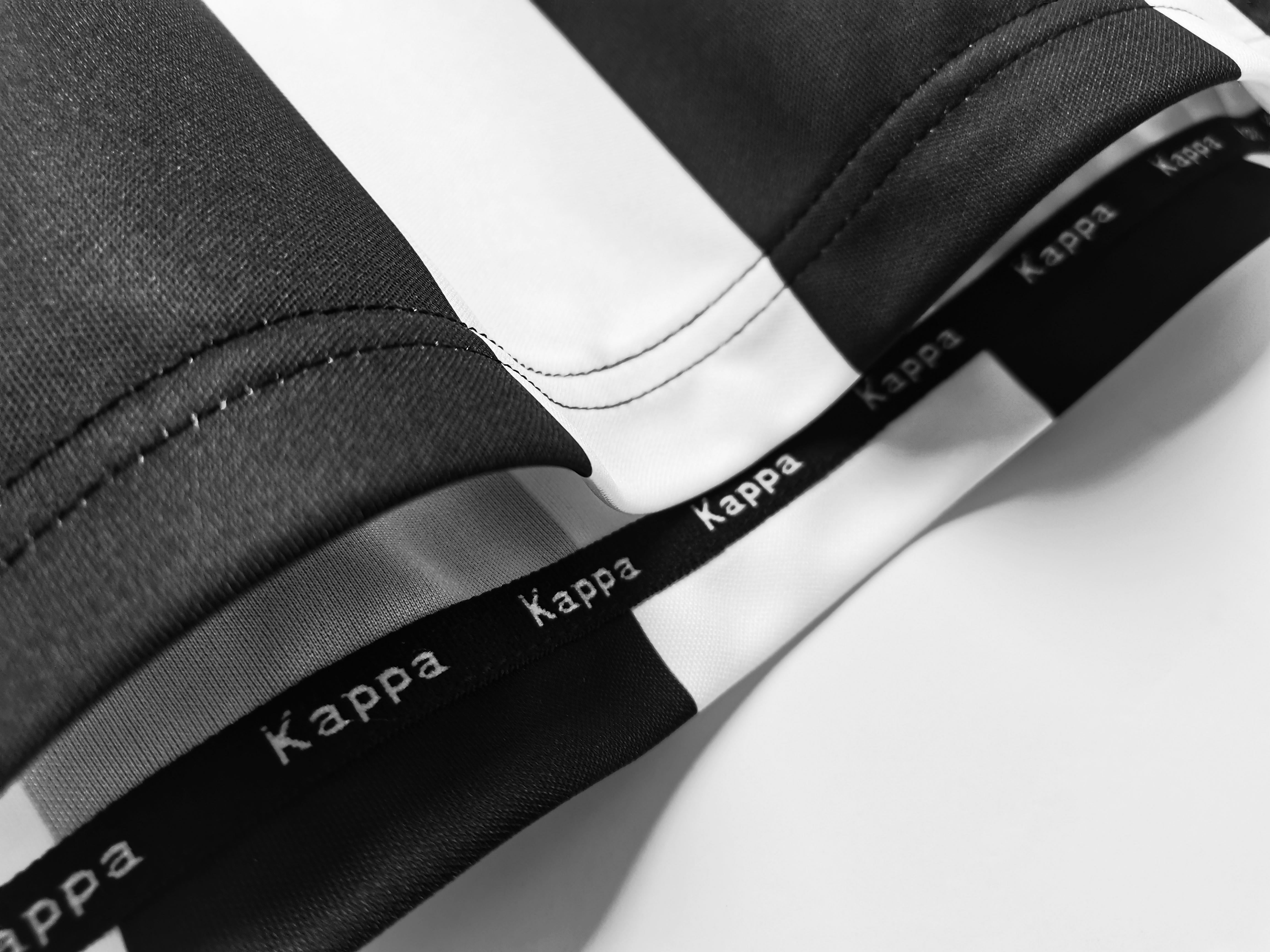 juventus-retro-shirt-1997-1998-long-sleeve-home-1