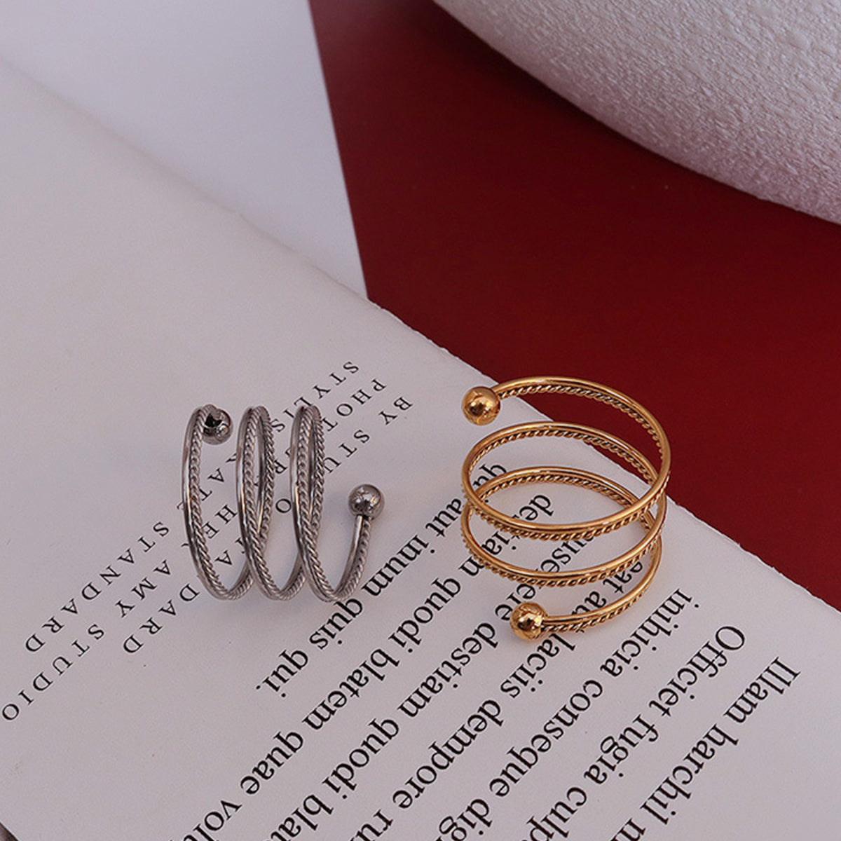 Anello a spirale in acciaio titanio