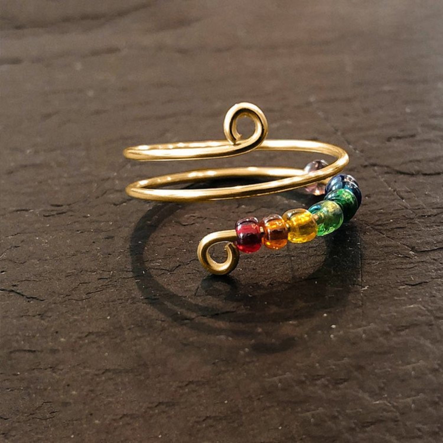 Anello avvolgente con perline in argento