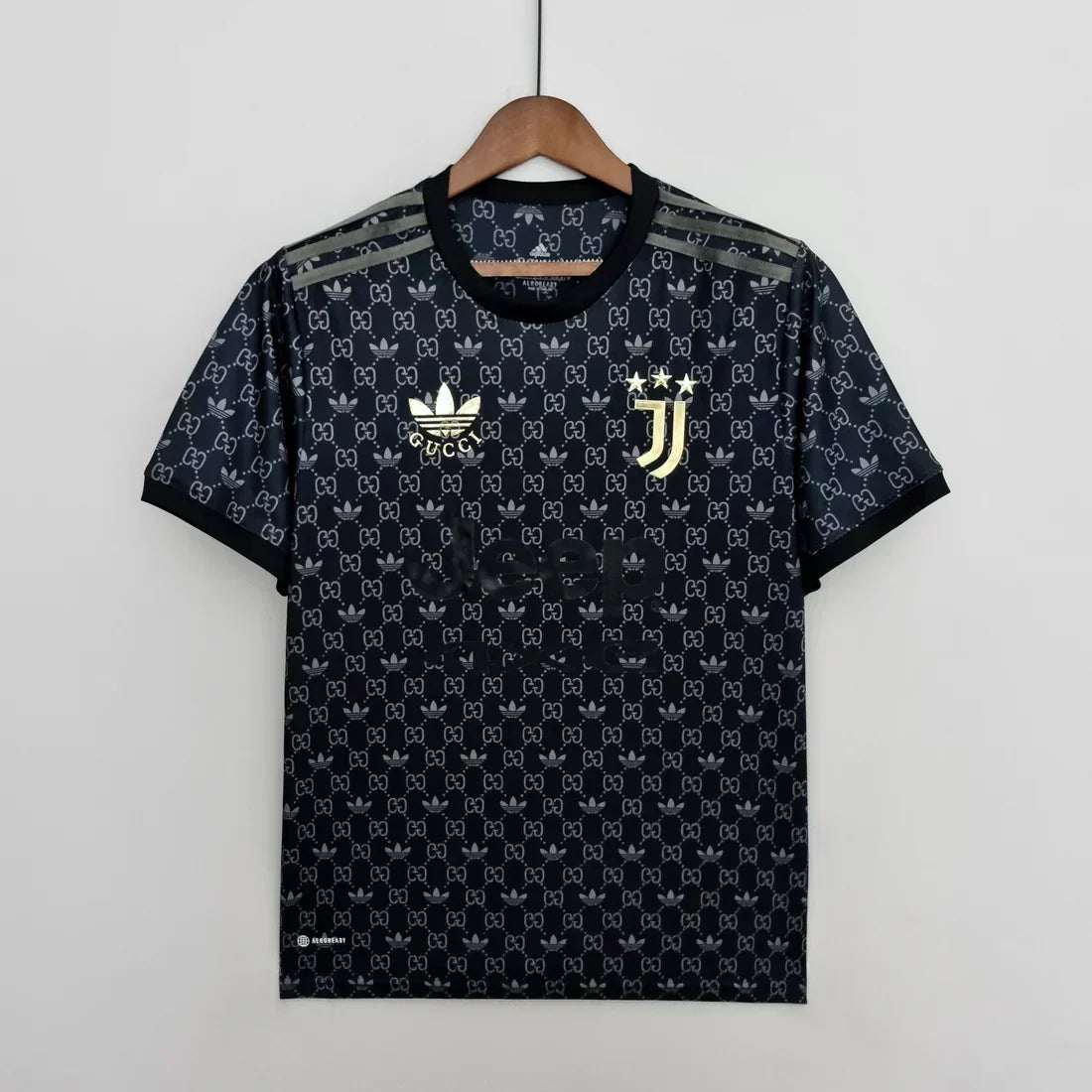 juventus-gucci-shirt-black-edition-1
