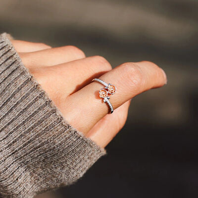 Anello a spirale con zircone rosa