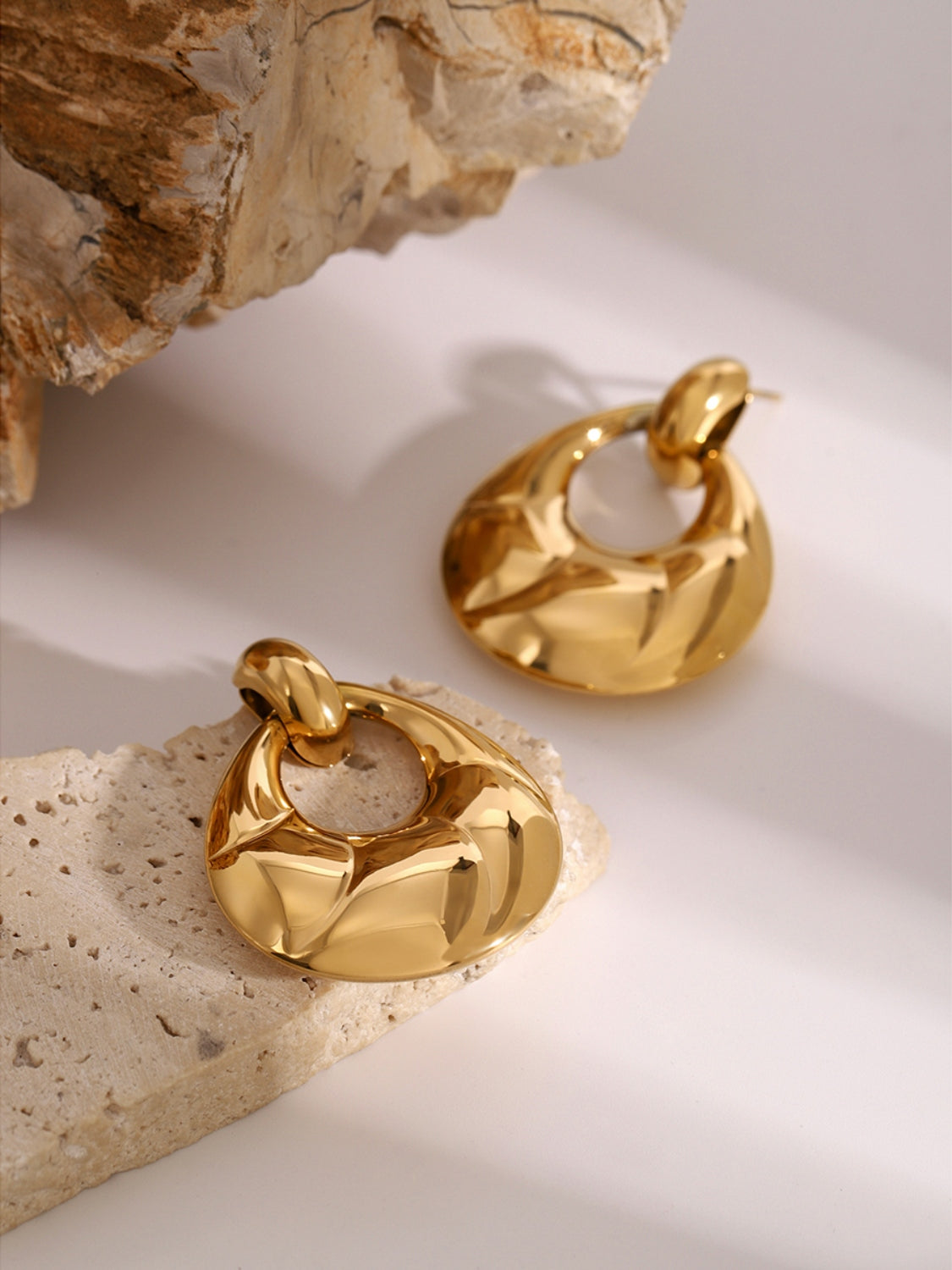 Orecchini a cerchio a goccia in acciaio