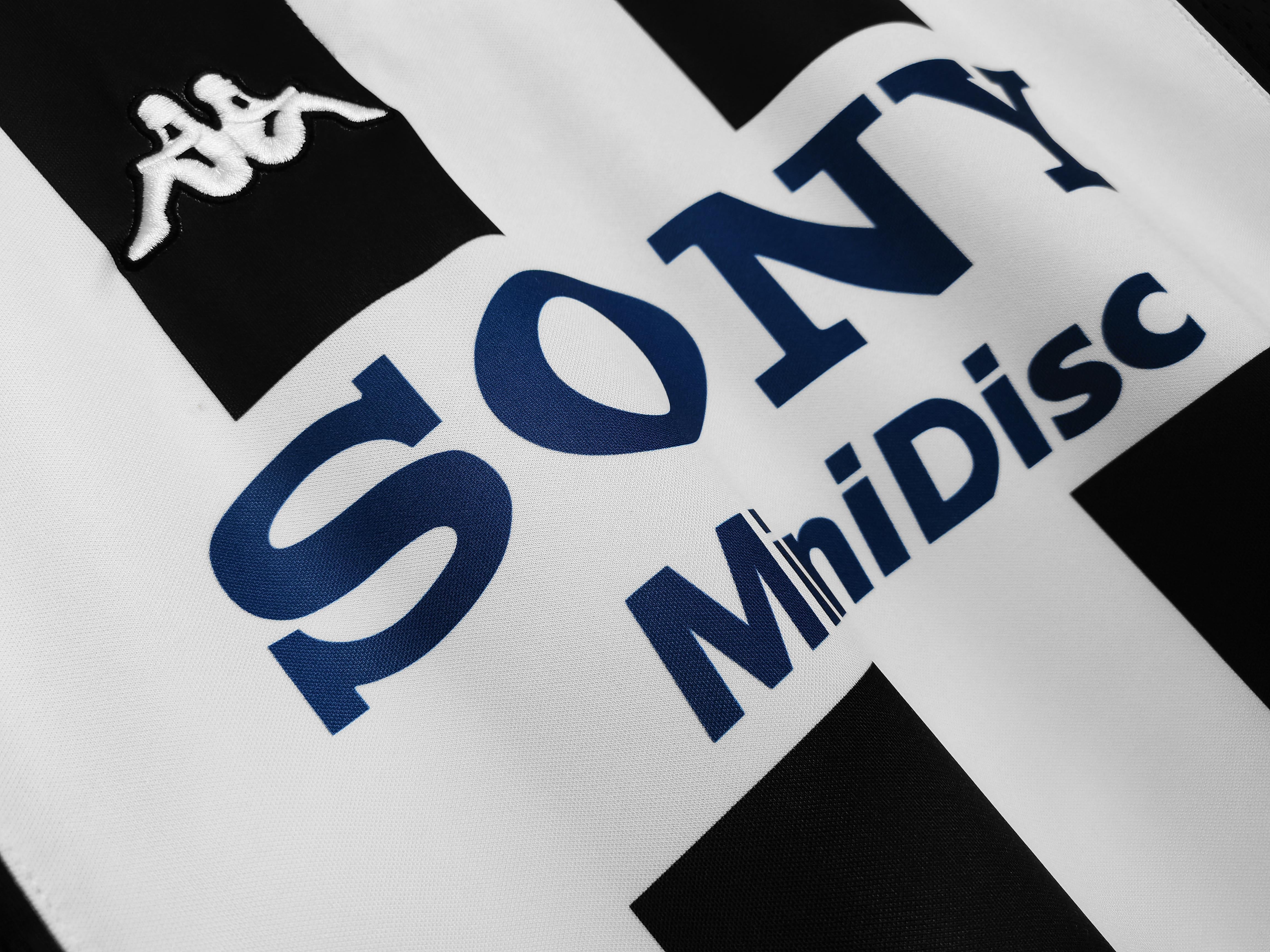 juventus-retro-shirt-1997-1998-long-sleeve-home-1