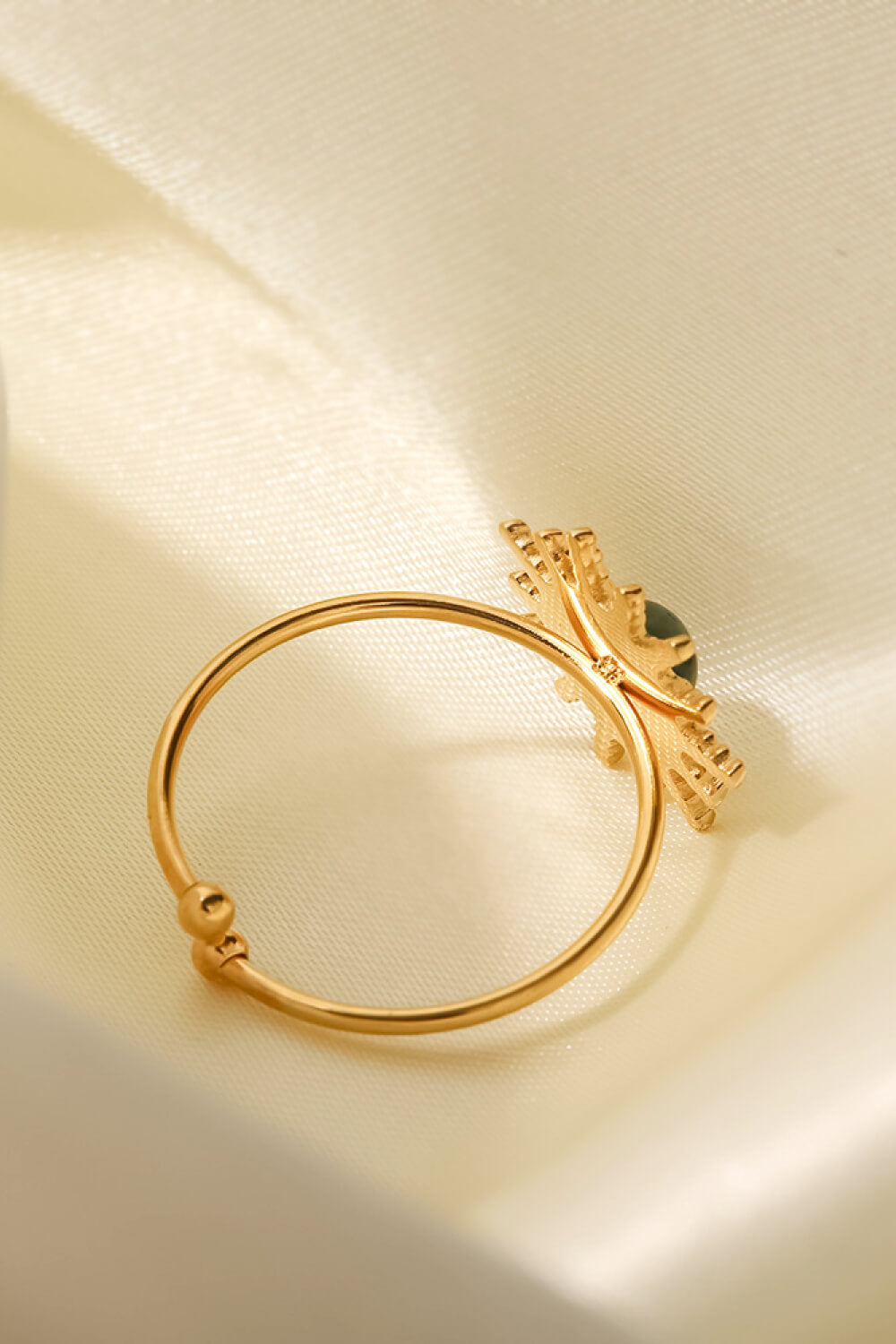 Anello aperto con pietra solare