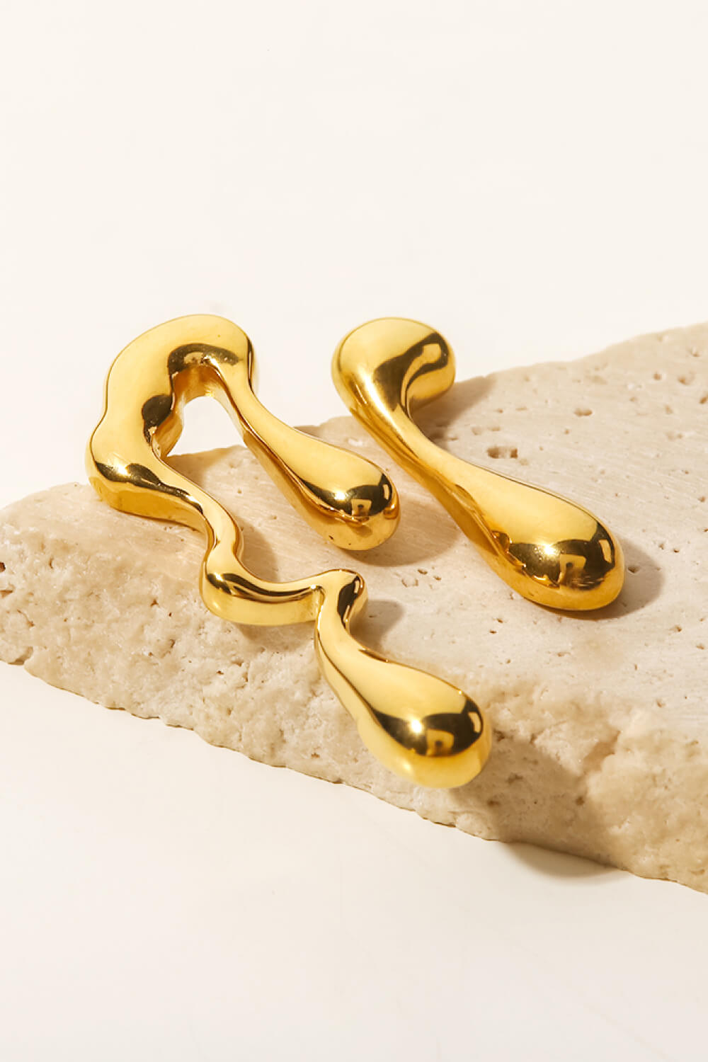 Asymmetrisk Geometrisk Guld Øreringe