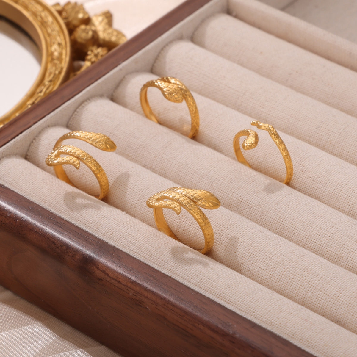 Anello Serpente d'Acciaio Intrecciato