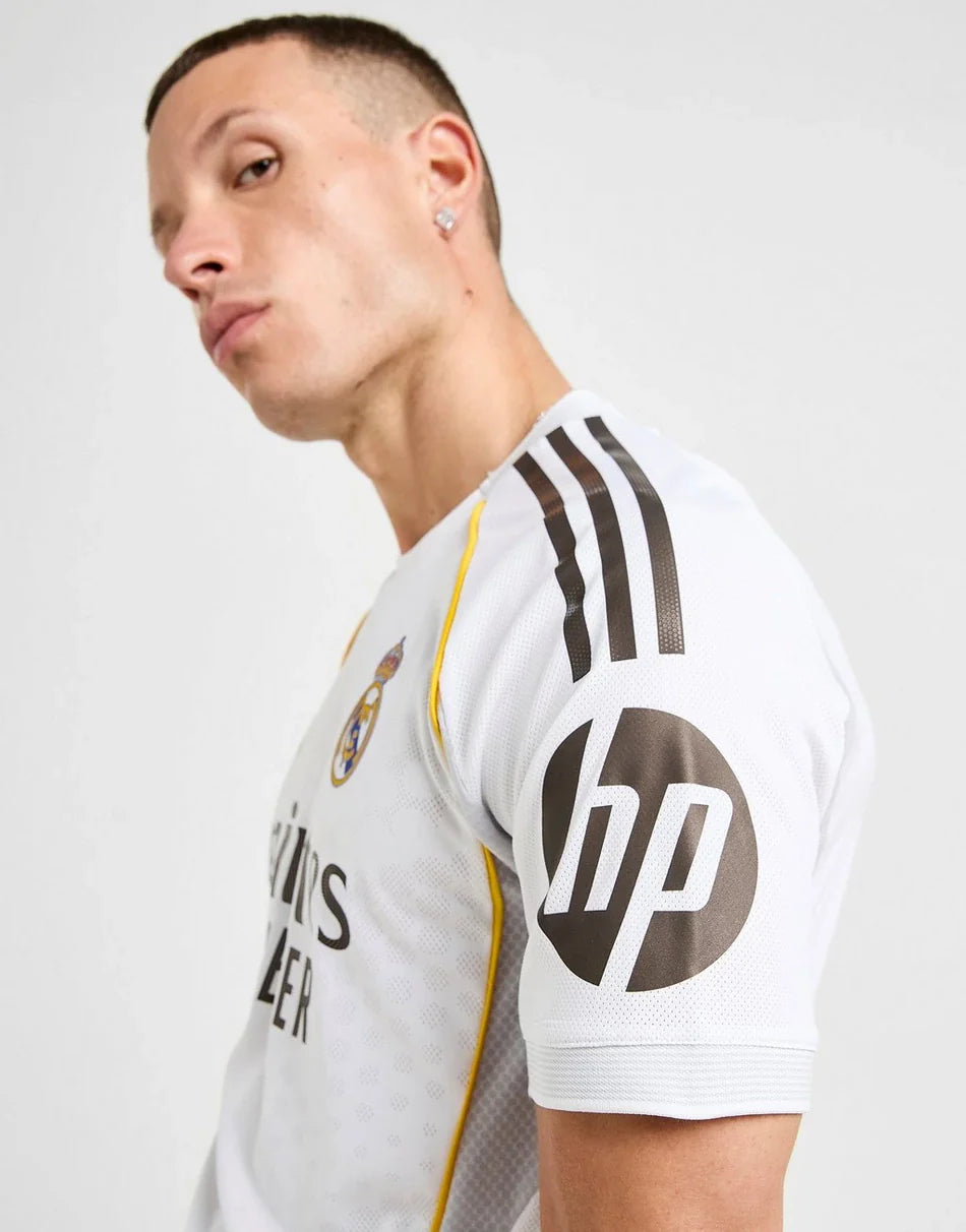 real-madrid-shirt-2025-2026-home-player-edition-1
