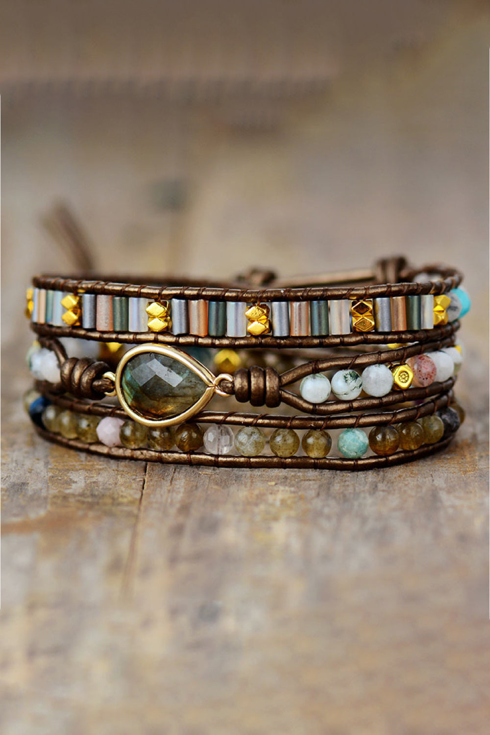 Pulsera de triple cuenta hecha a mano