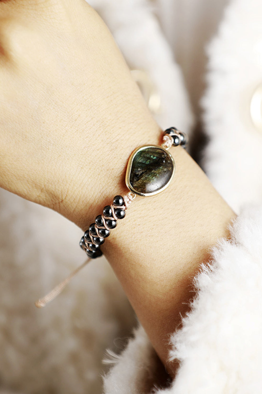 Pulsera con cuentas de piedras preciosas
