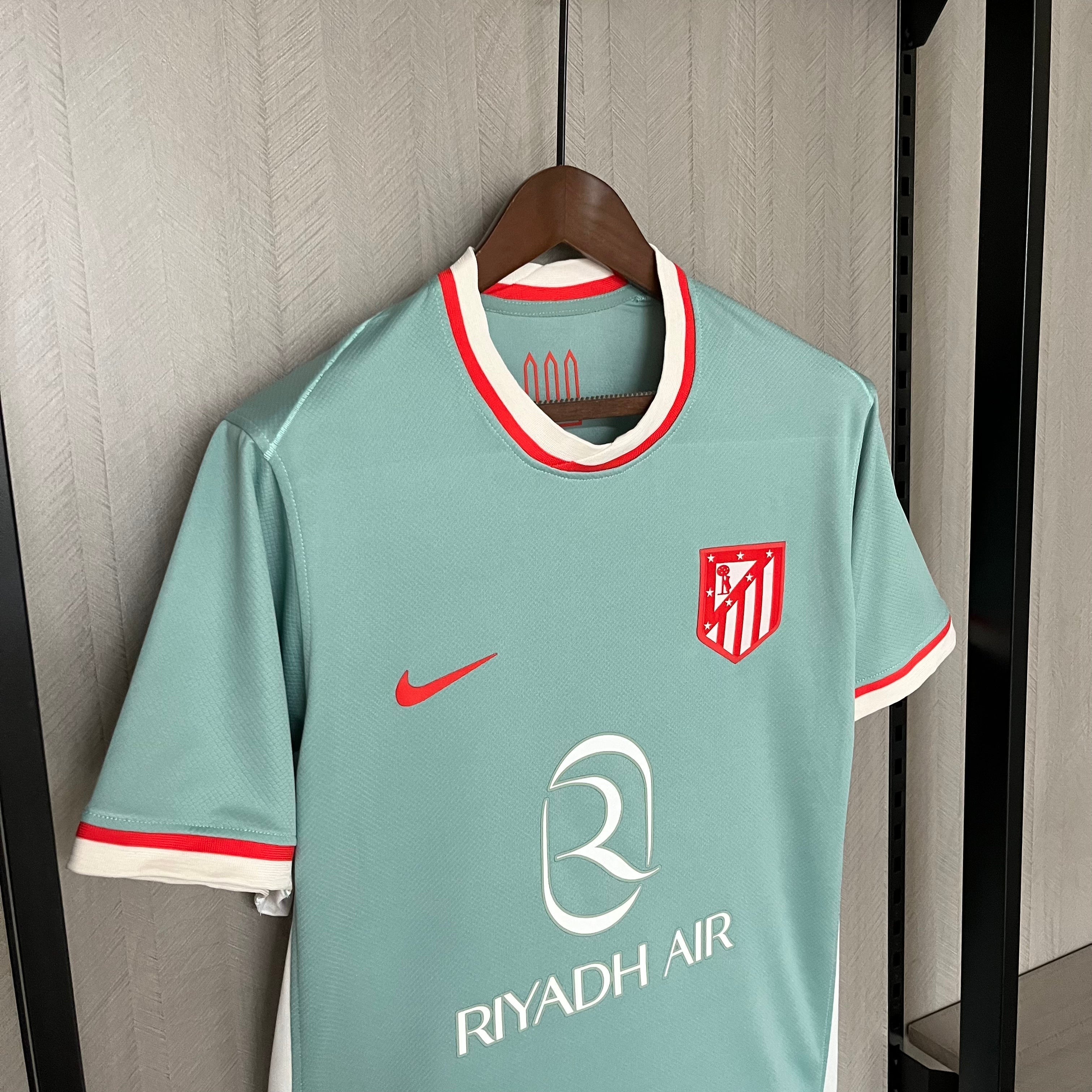atletico-madrid-24-25-away-shirt-1