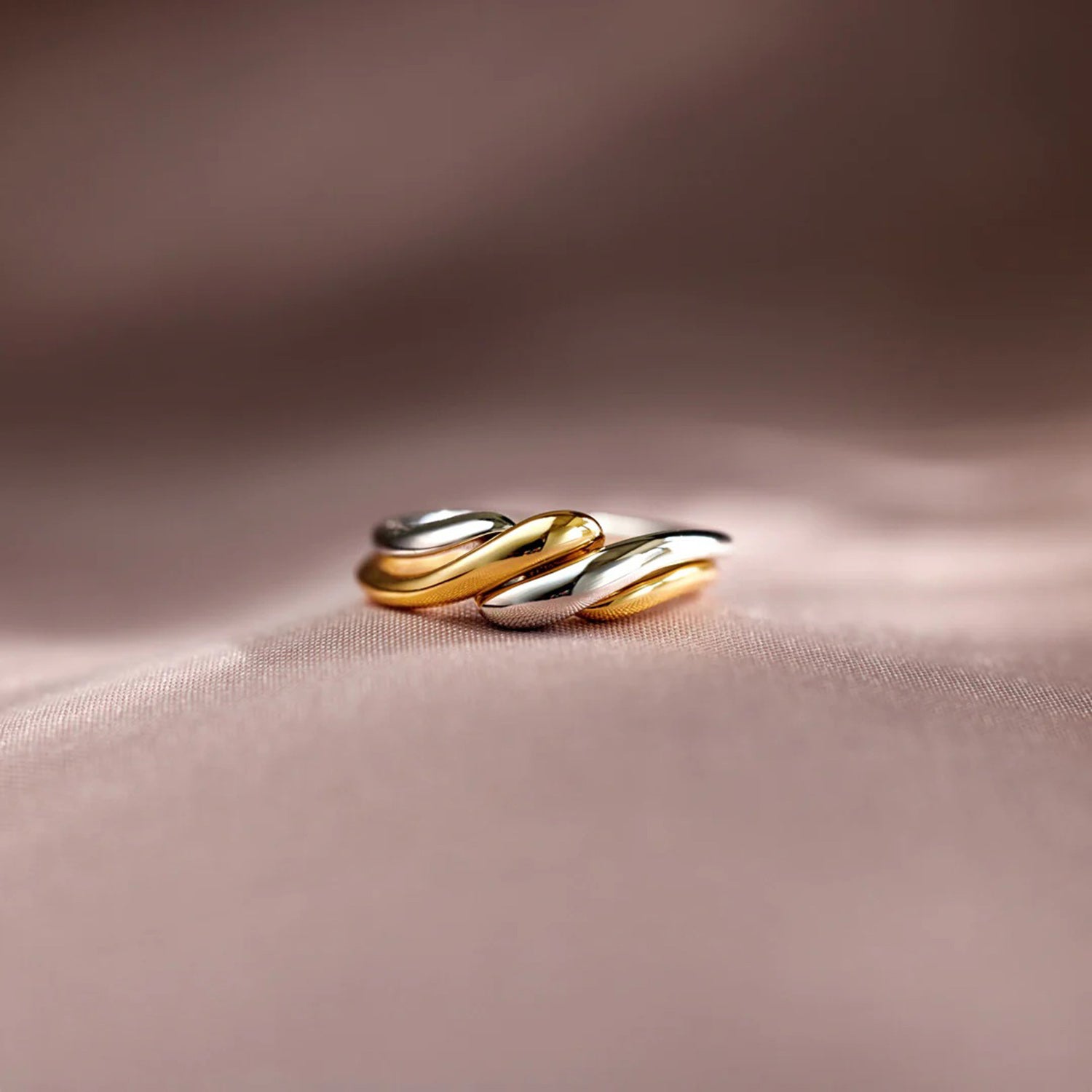 Anello Aperto Intrecciato in Argento