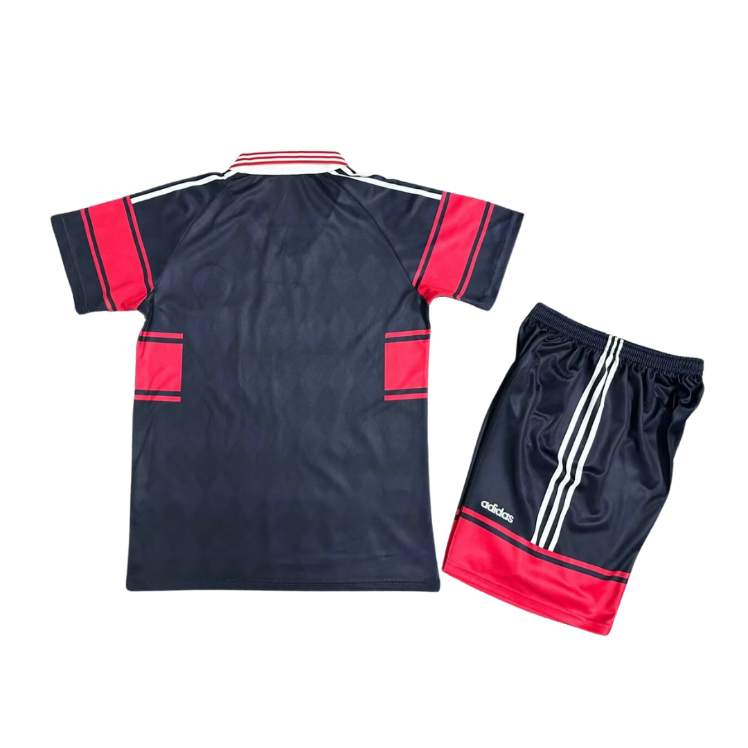 bayern-munich-away-1997-1999-kids-football-kit-1