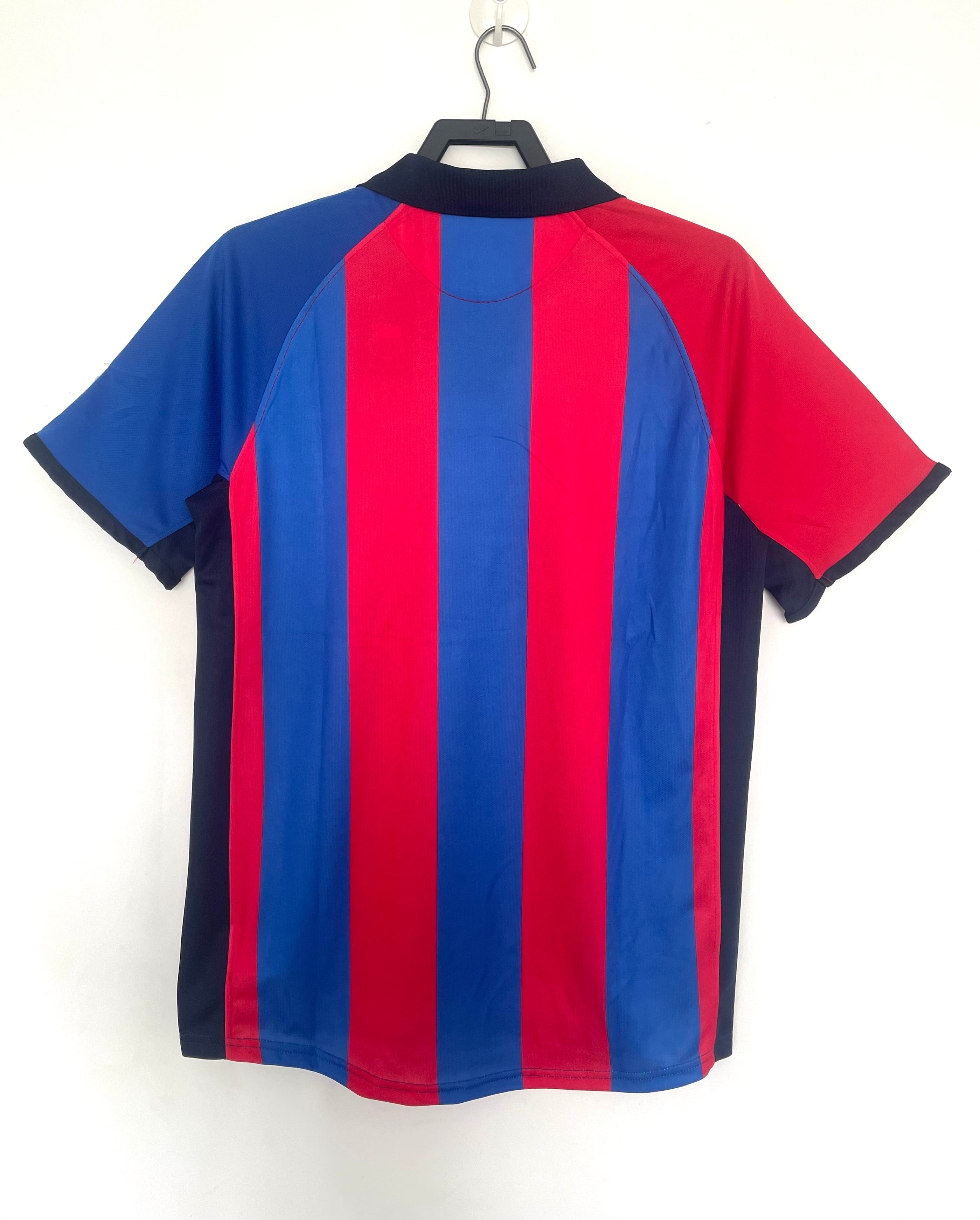 barcelona-home-shirt-2001-2002-1