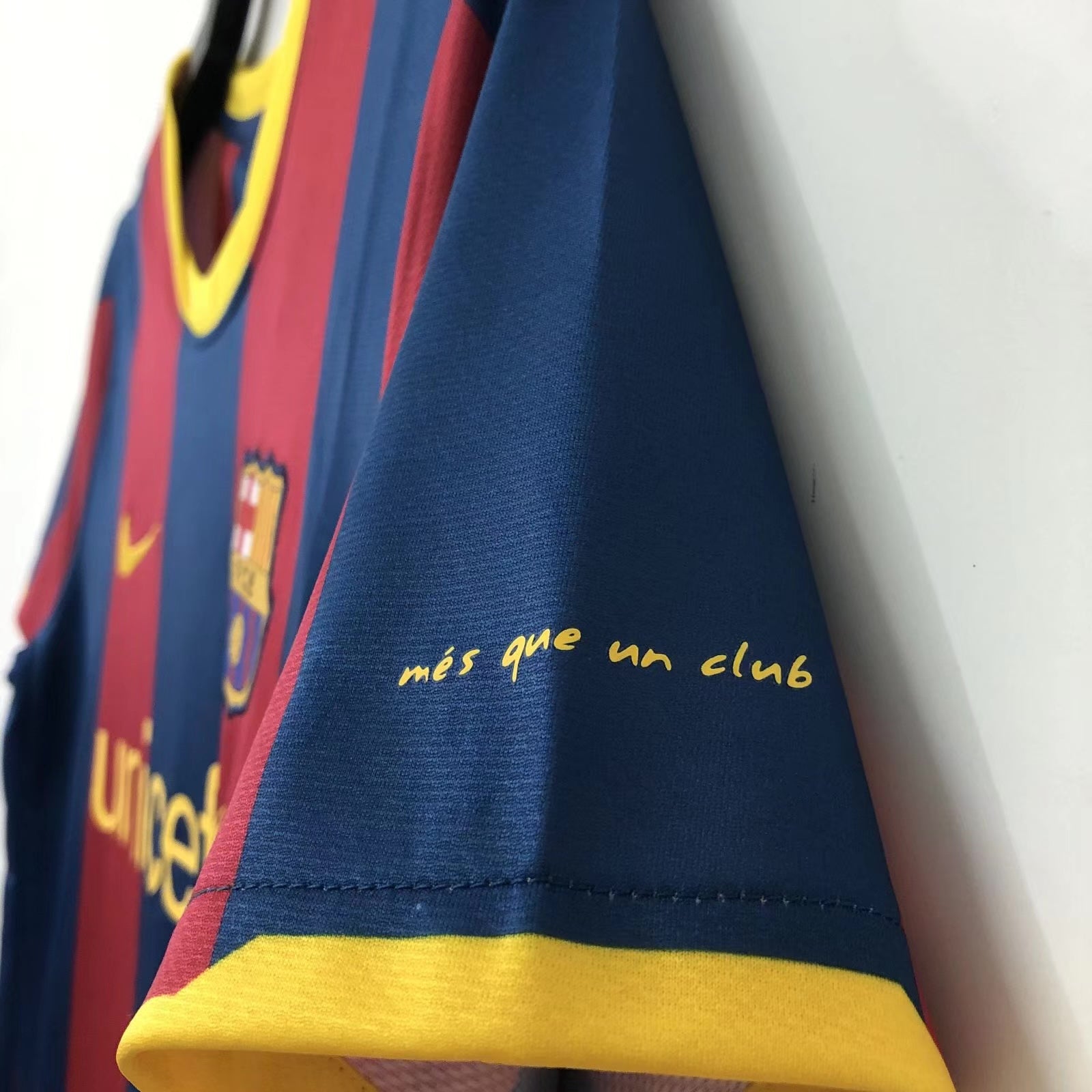 fc-barcelona-home-shirt-2010-2011-1