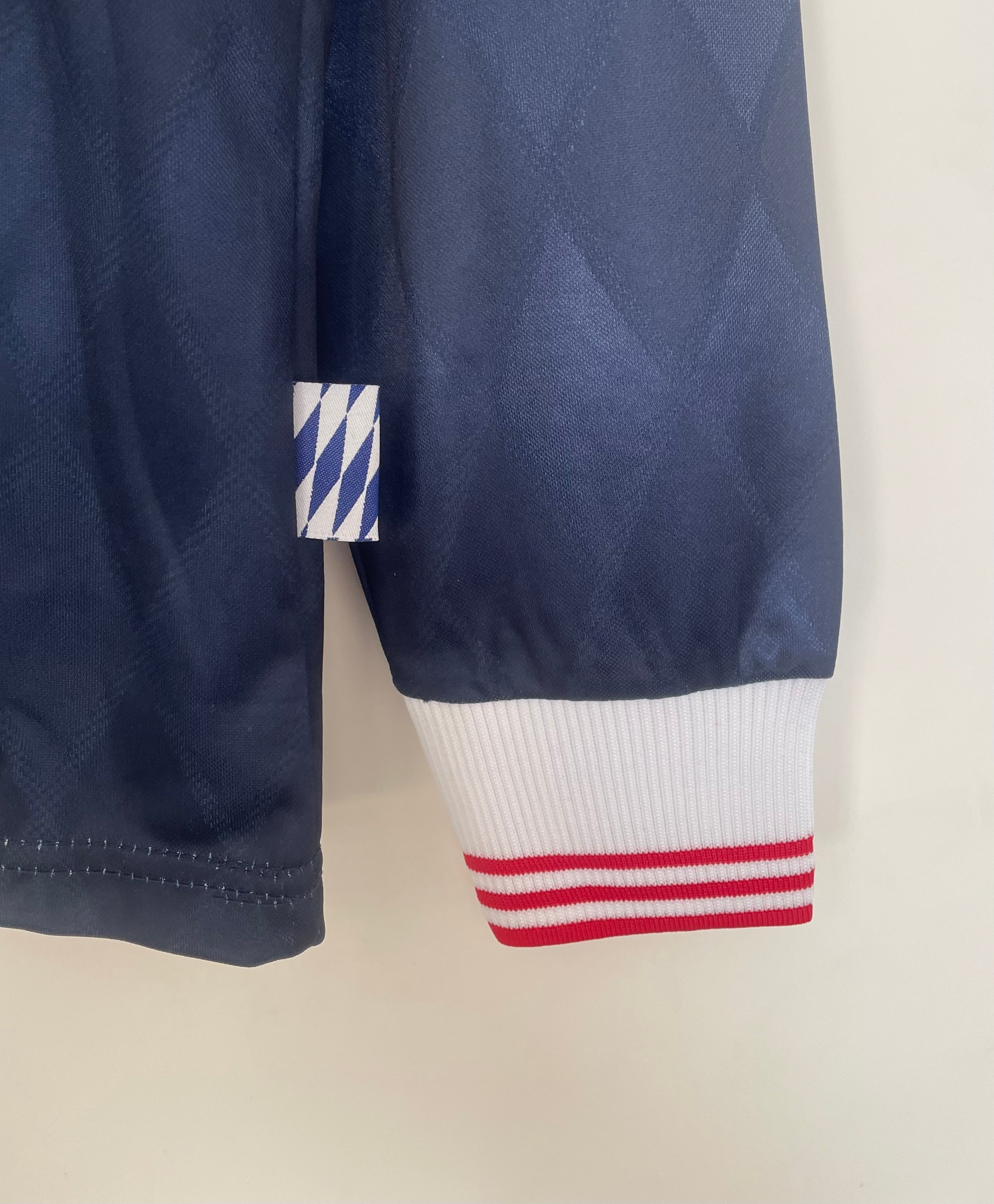 bayern-munchen-long-sleeve-away-shirt-1997-99-1