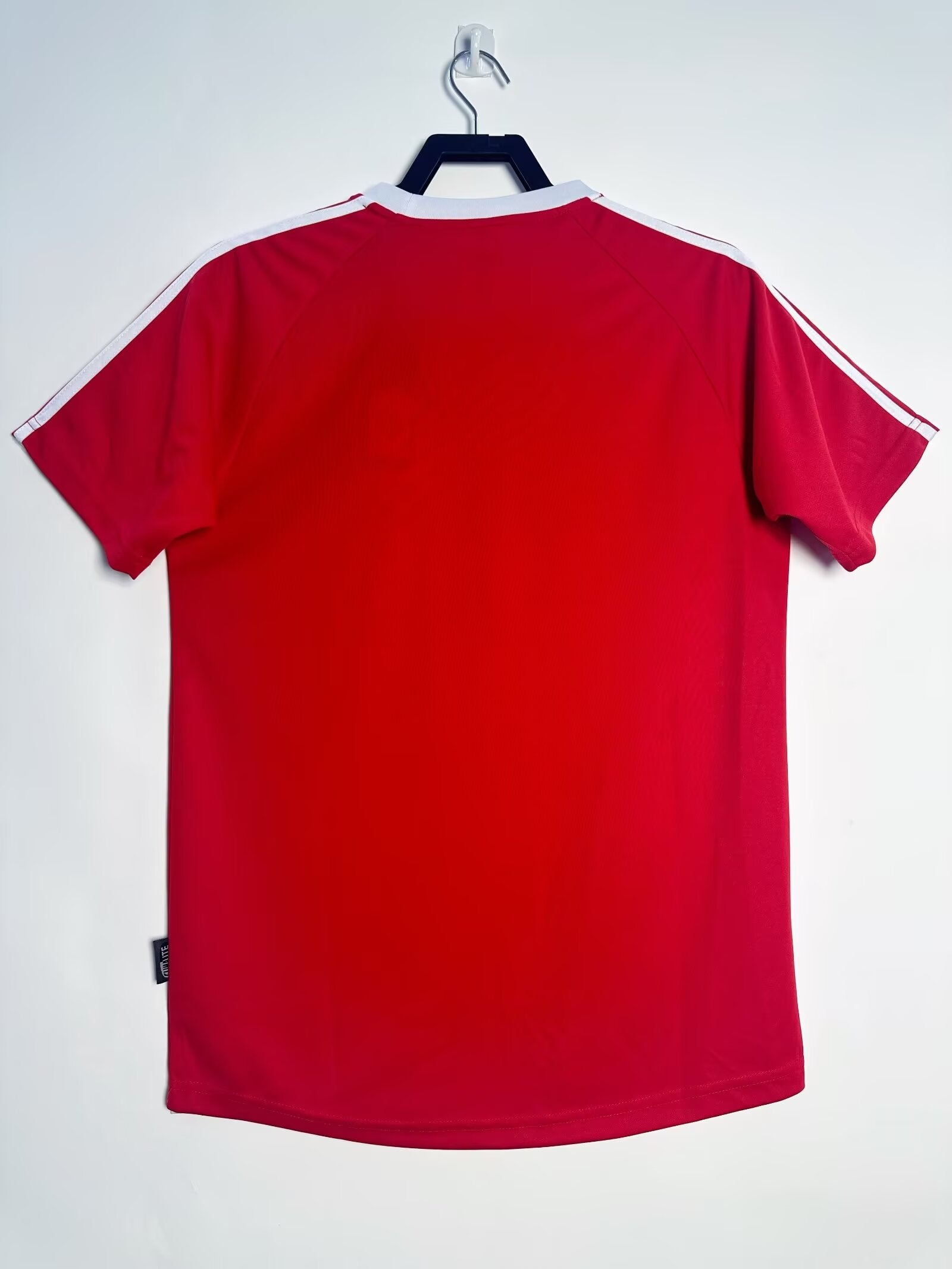 bayern-munich-home-shirt-2001-2002-1