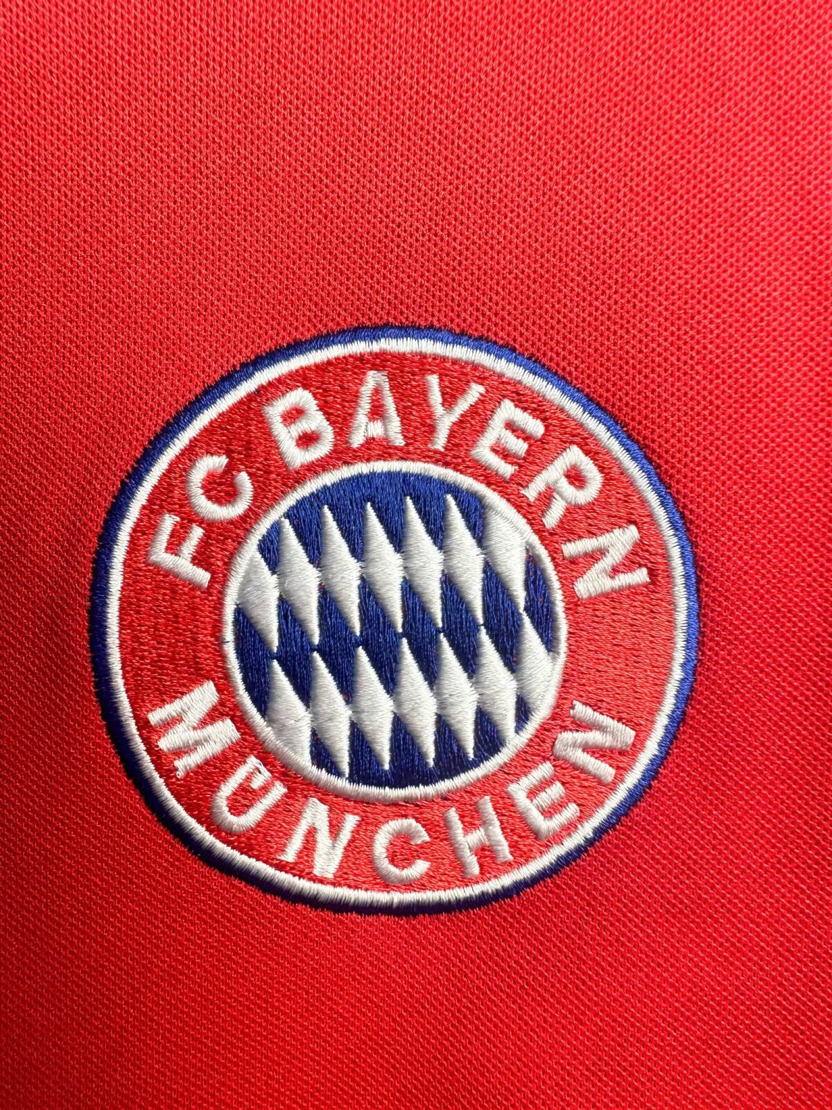 bayern-munich-home-shirt-2001-2002-1
