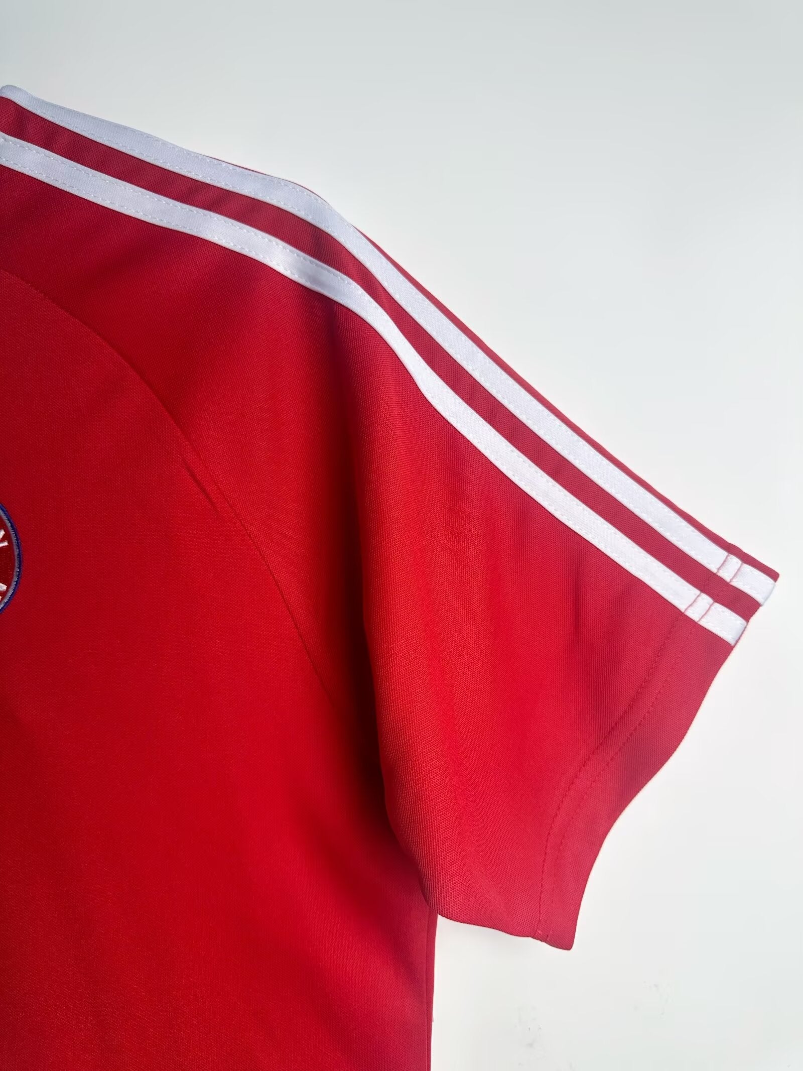 bayern-munich-home-shirt-2001-2002-1