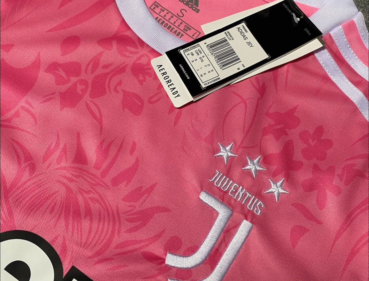 juventuse-gucci-shirt-rosa-special-edition-1