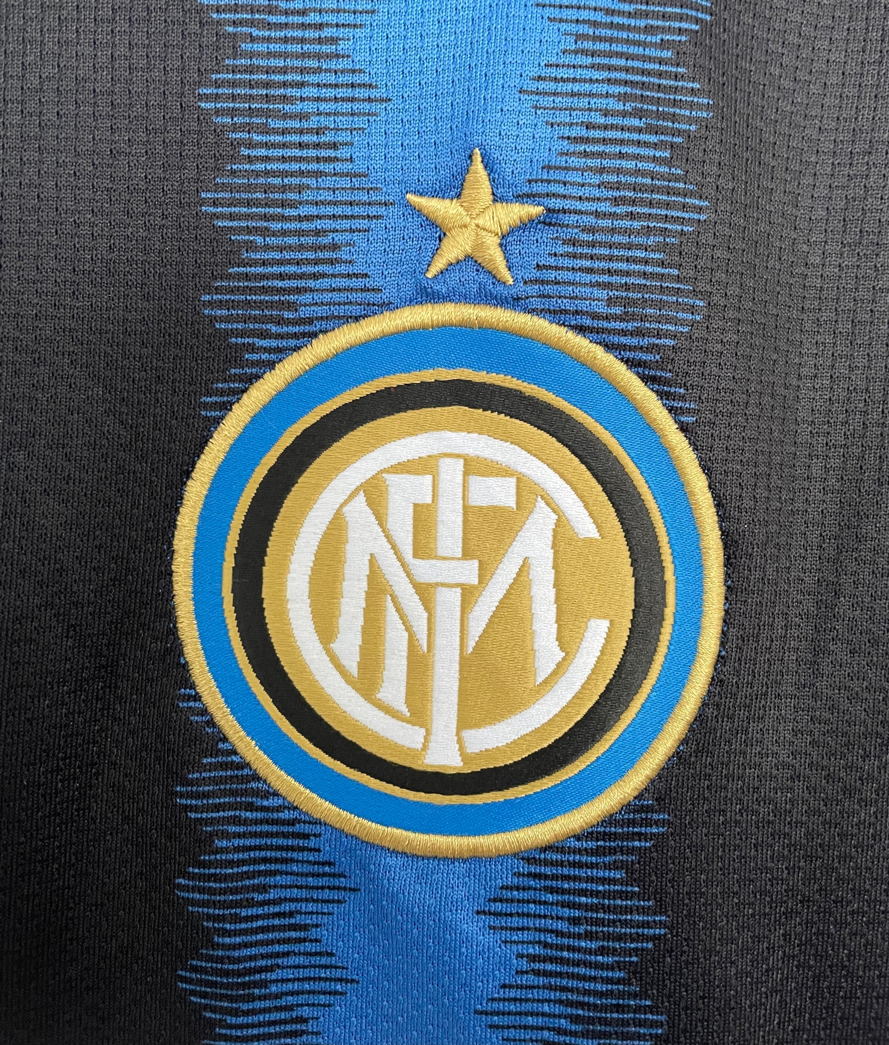 inter-milan-home-shirt-2010-2011-1
