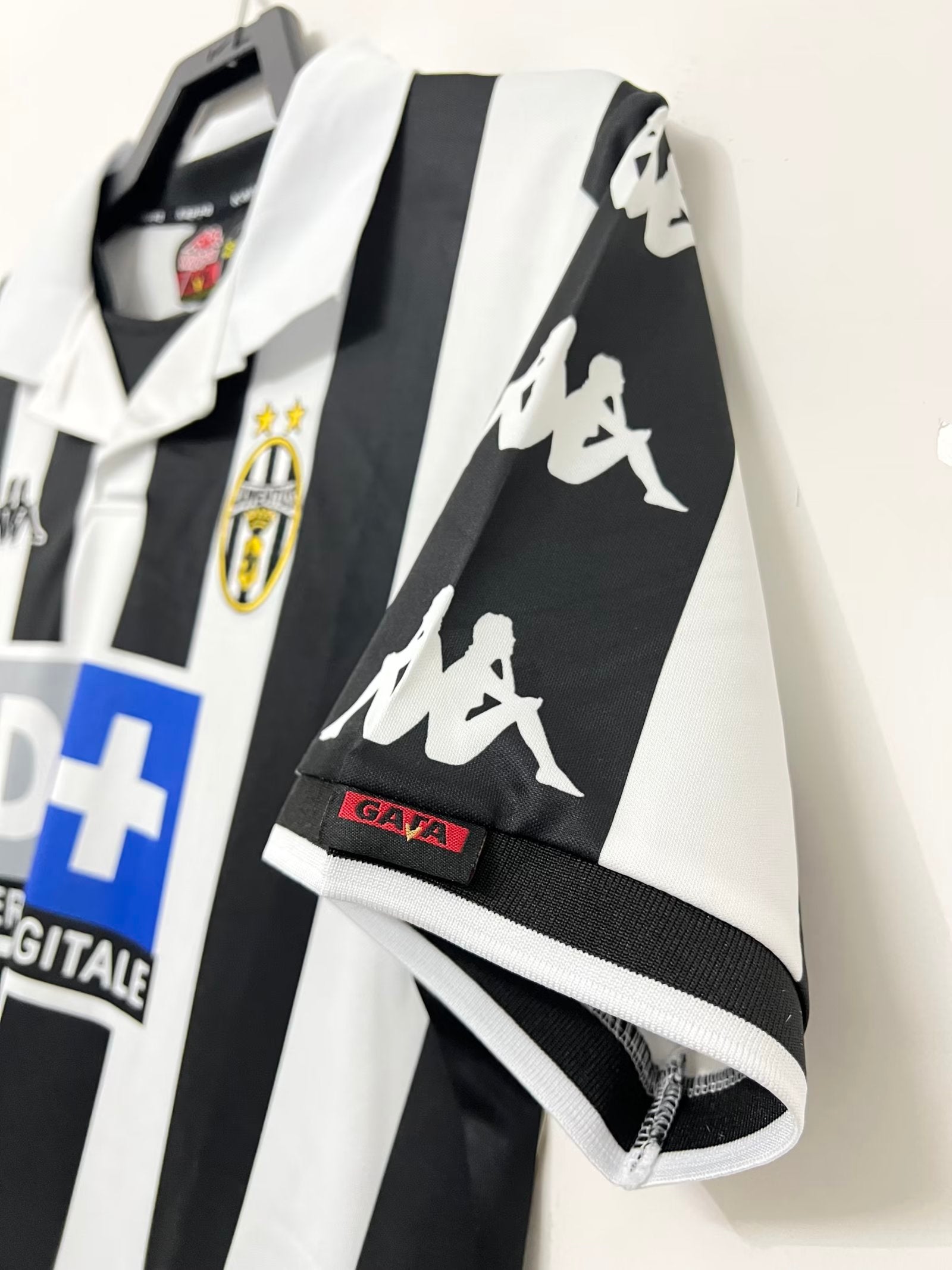 juventus-home-shirt-1999-2000-1