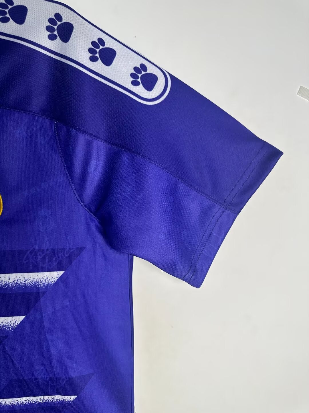 real-madrid-cf-away-shirt-1994-1996-1