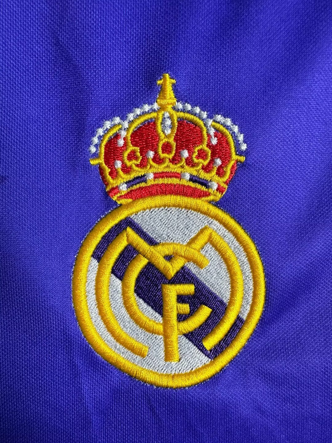 real-madrid-cf-away-shirt-1994-1996-1