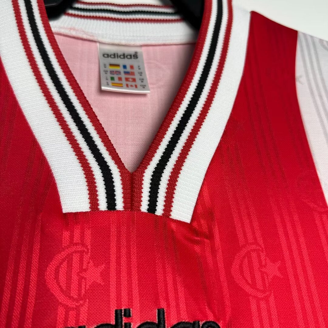 Camiseta de local de Turquía 1996