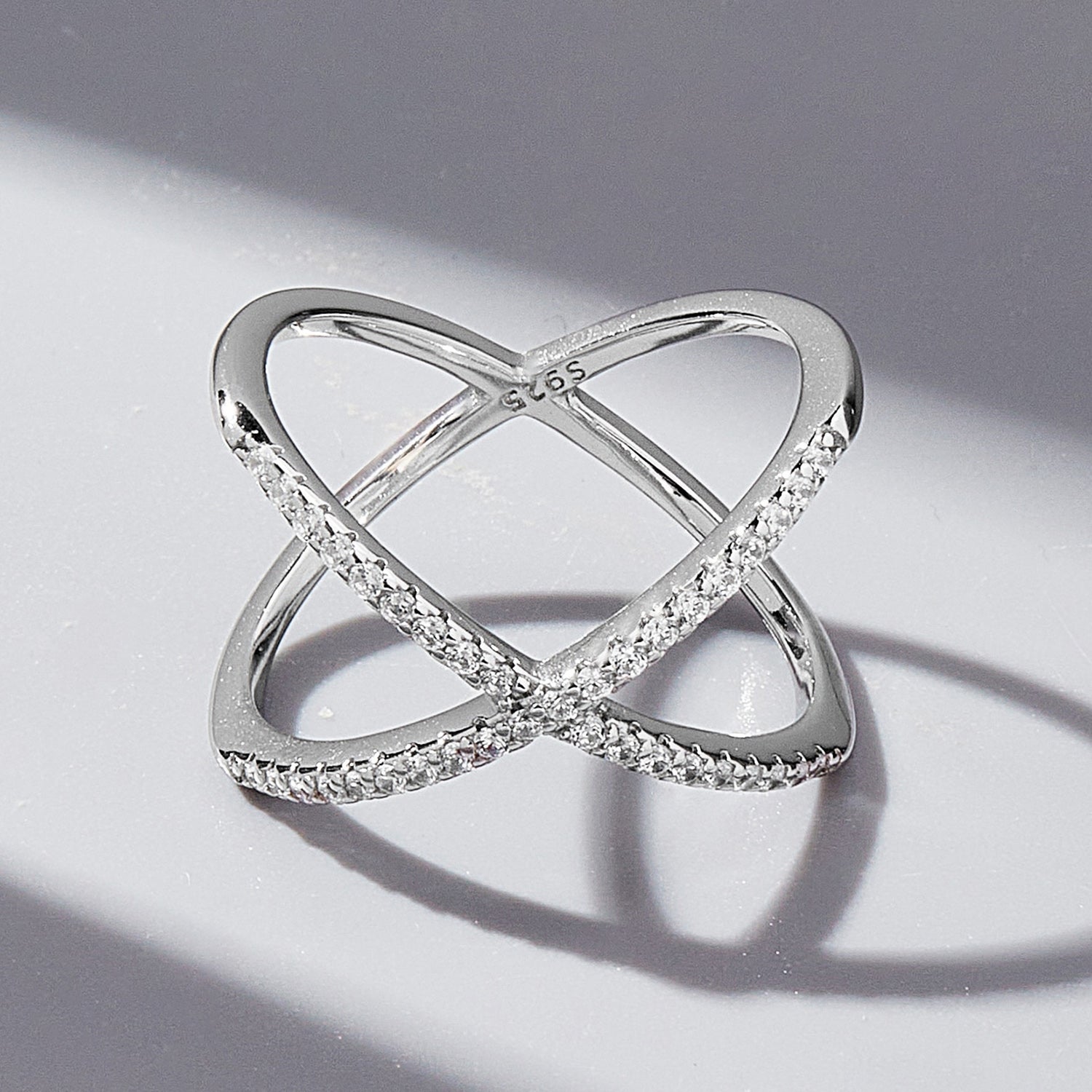 Anello X-Cut in Argento Zirconio