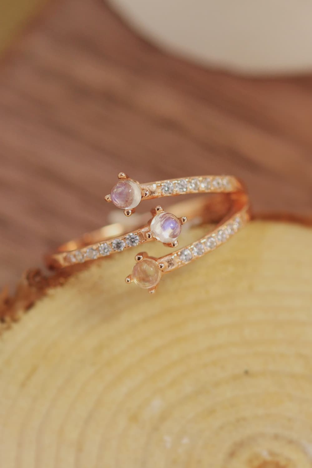 Anello in argento con pietra di luna