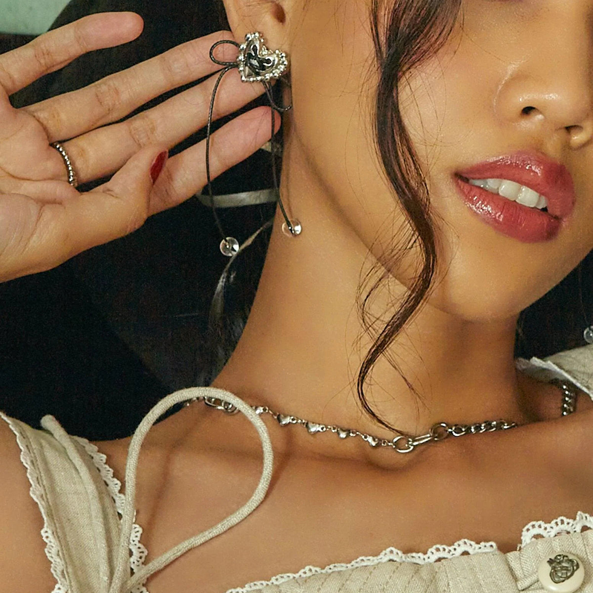 Orecchini a cerchio a forma di cuore in corda cerata