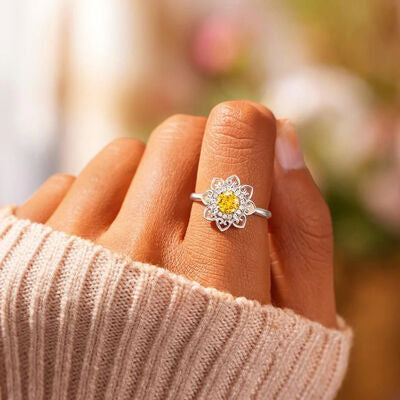 Anello con Fiore di Zircone Platinato
